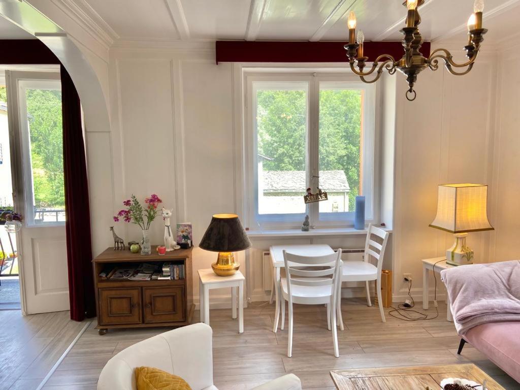 Bed and Breakfast Chasa Sassalbo Poschiavo Exterior foto